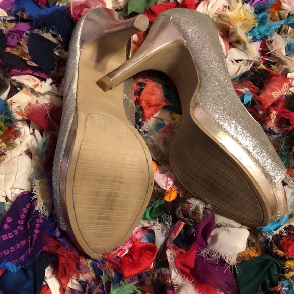 Gorgeous Gold Glitter Heels - Picture 8 of 8